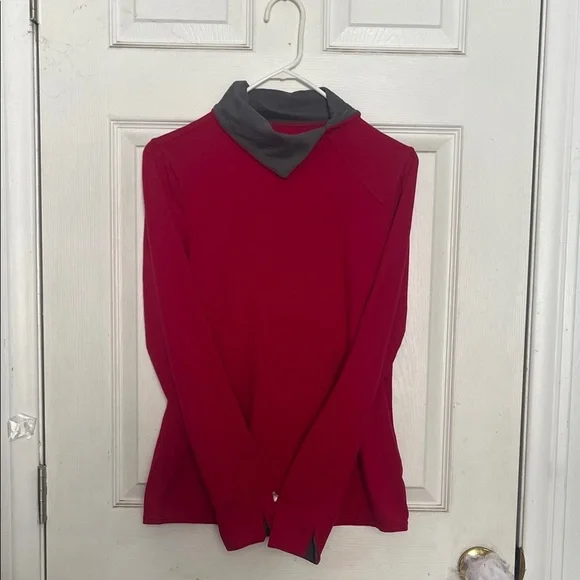 Athleta Crimson and Charcoal Women's Hoodie - Picture 6 of 6